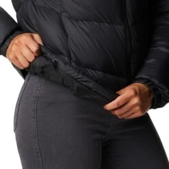 Columbia Women's Puffect™ Colourblock Jacket Black / White / City Grey -underwear Zone 1955101 010 a4 presethigh res jpeg 300 dpi