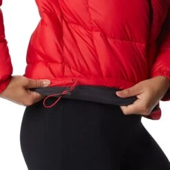 Columbia Women's Puffect™ Colourblock Jacket Red Lily / Beach -underwear Zone 1955101 658 a5 presethigh res jpeg 300 dpi