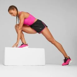 Puma Women's Run Favourite Velocity 3 Inch Shorts Black / Ravish -underwear Zone 523178 51 mod01